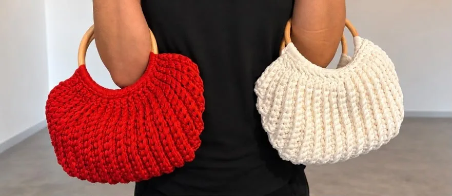Shell Bag crochet rossa e avorio con manici in legno