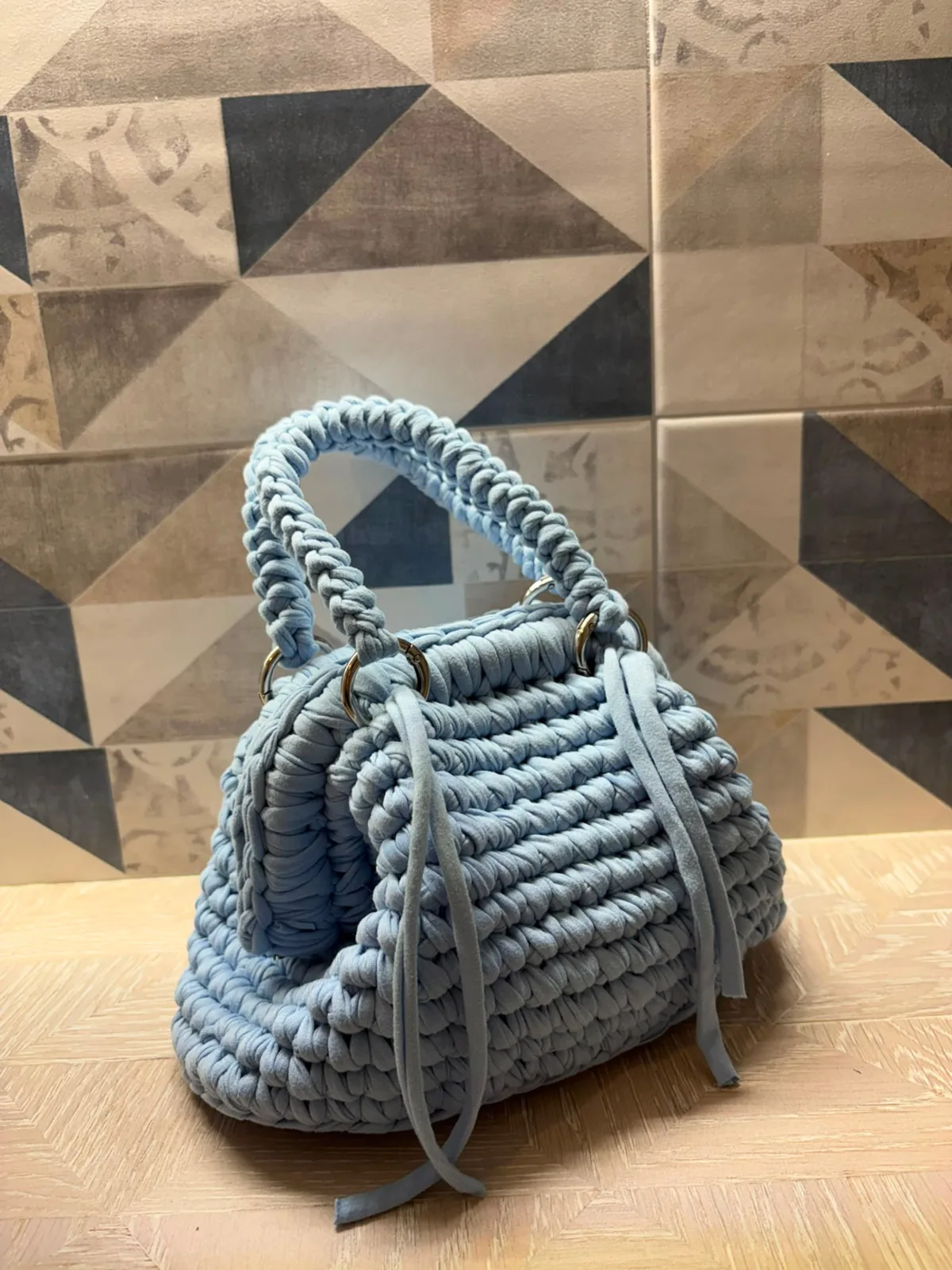 Clutch Bag Olimpia con manici piccola, crochet azzurro con manico intrecciato